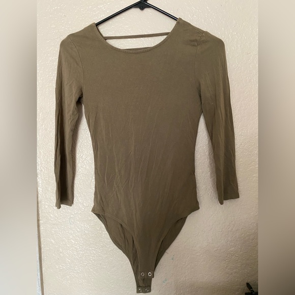 Forever 21 Tops - Forever21 Size XS Long sleeve bodysuit